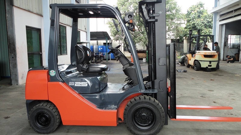 Hướng dẫn bảo trì xe nâng đúng cách