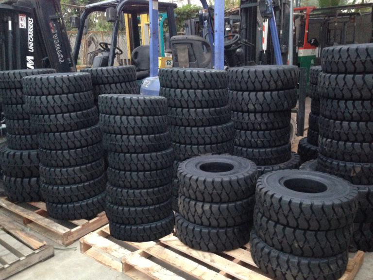 Tìm hiểu về các loại lốp xe nâng phổ biến hiện nay