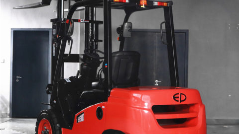 Nên lựa chọn xe nâng dầu hay xe nâng xăng, ga?